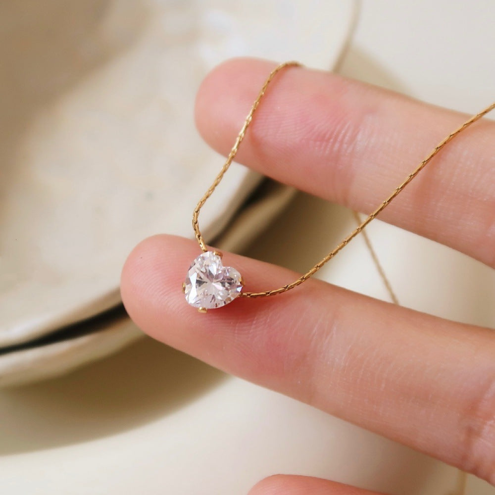 Simple Super Zircon Heart-shaped Clavicle Necklace