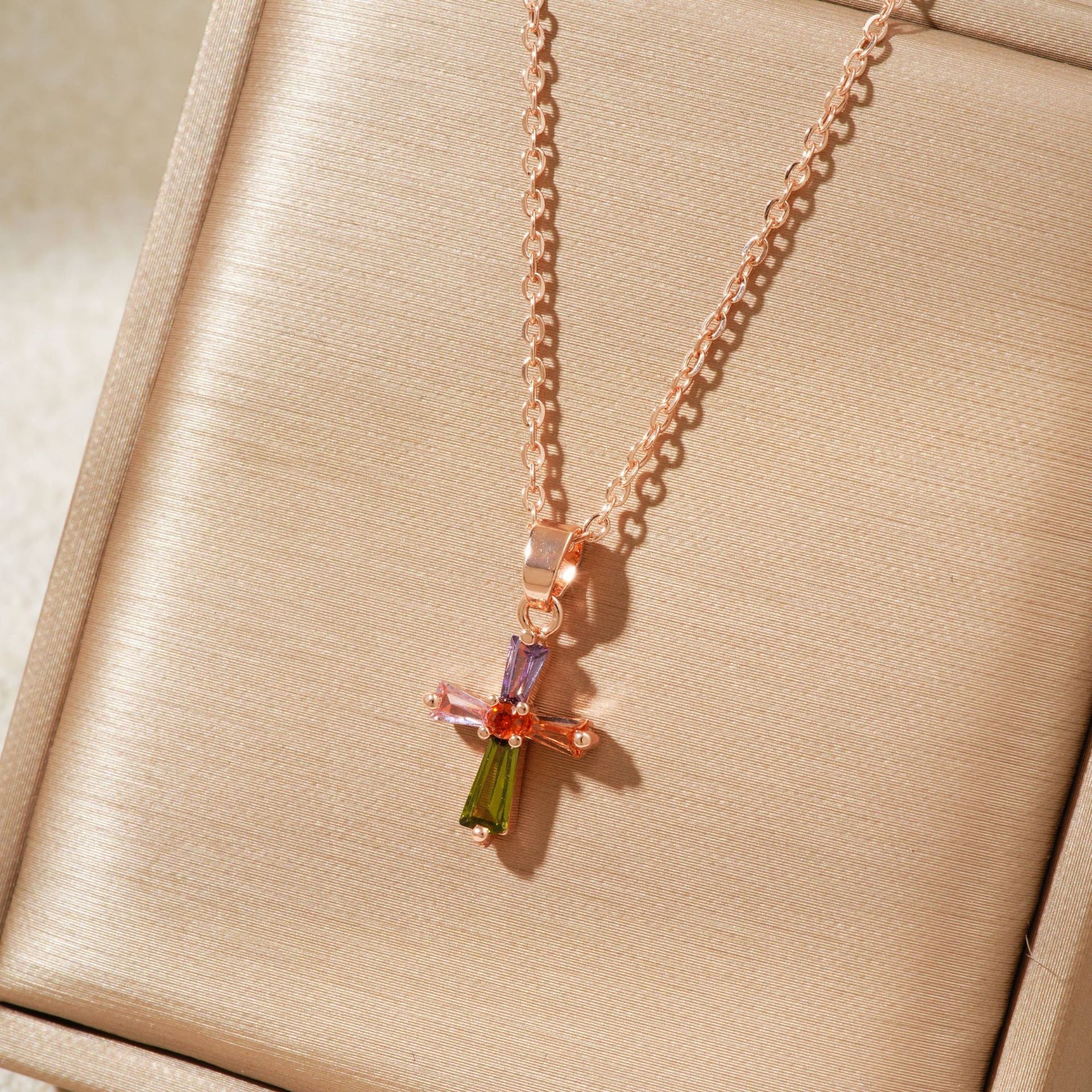Colorful Copper Inlaid With Zircon Pendant Light Luxury Simple Personalized All-match Necklace