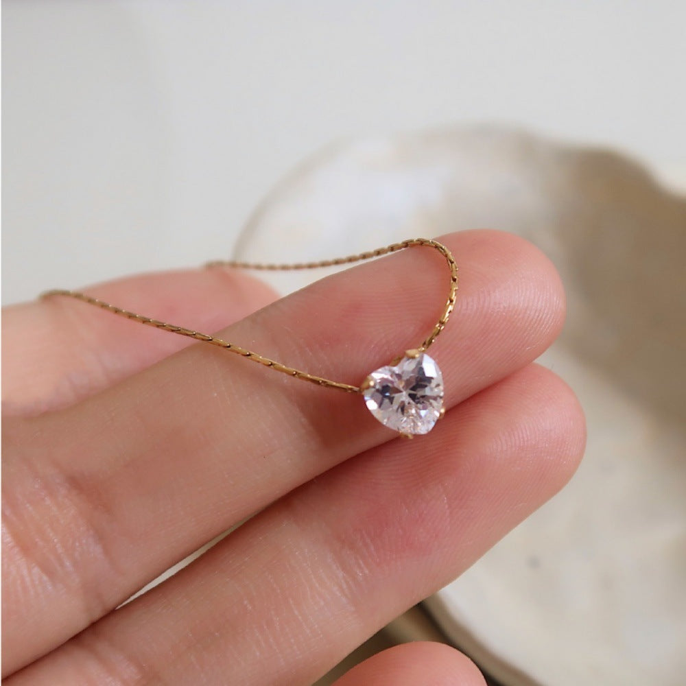 Simple Super Zircon Heart-shaped Clavicle Necklace